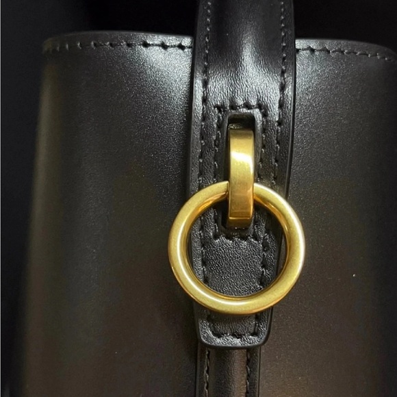 Saint Laurent Black and Gold Shoulder Bag - Picture 7 of 9